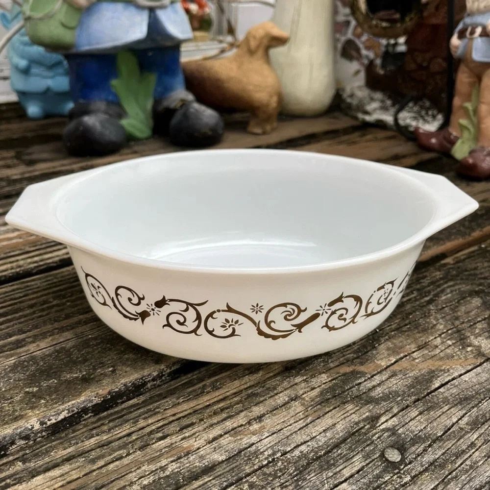 Pyrex Empire Scroll 043 Oval Casserole Dish Glass 1.5 Quart Vintage 60s 1961